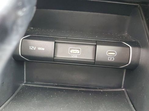 Certified 2025 Kia Telluride LX image 26