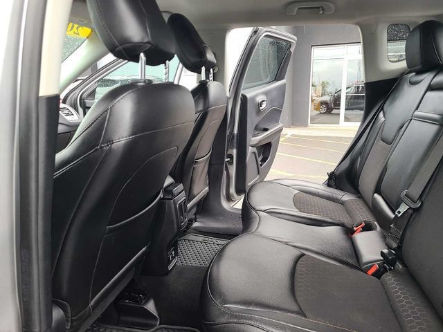 Used 2019 Jeep Compass Latitude w/ Cold Weather Group AWD/4WD image 22