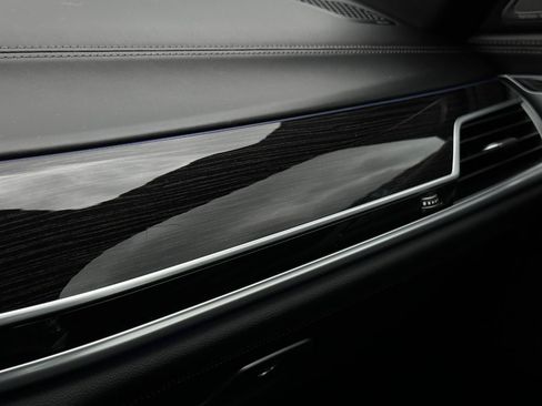 Used 2019 BMW 740i w/ Executive Package RWD image 19