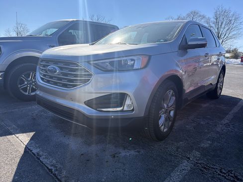 Used 2024 Ford Edge Titanium image 3