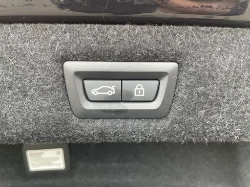 Used 2023 BMW M550i xDrive w/ Dynamic Handling Package image 32