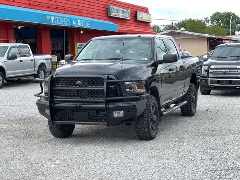 Used 2016 RAM 2500 SLT w/ Black Appearance Group AWD/4WD image 3