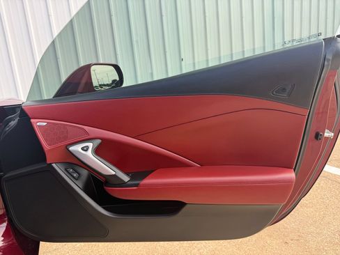 Used 2017 Chevrolet Corvette Stingray Coupe RWD image 17