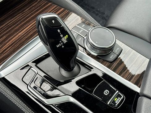 Used 2023 BMW M550i xDrive image 26