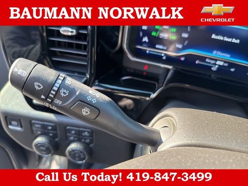 Used 2025 Chevrolet Silverado 2500 ZR2 w/ Technology Package AWD/4WD image 12