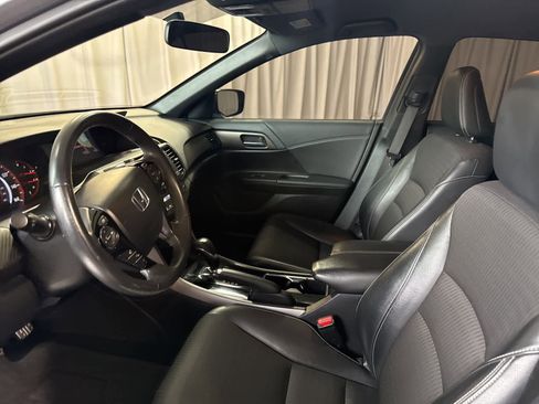 Used 2016 Honda Accord Sport image 19