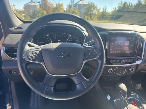 Used 2023 Chevrolet Traverse LT w/ Midnight/Sport Edition image 21