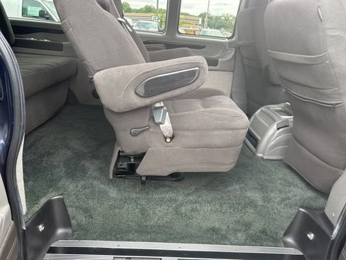 Used 2021 Chevrolet Express 2500 LS w/ Enhanced Convenience Package RWD image 17
