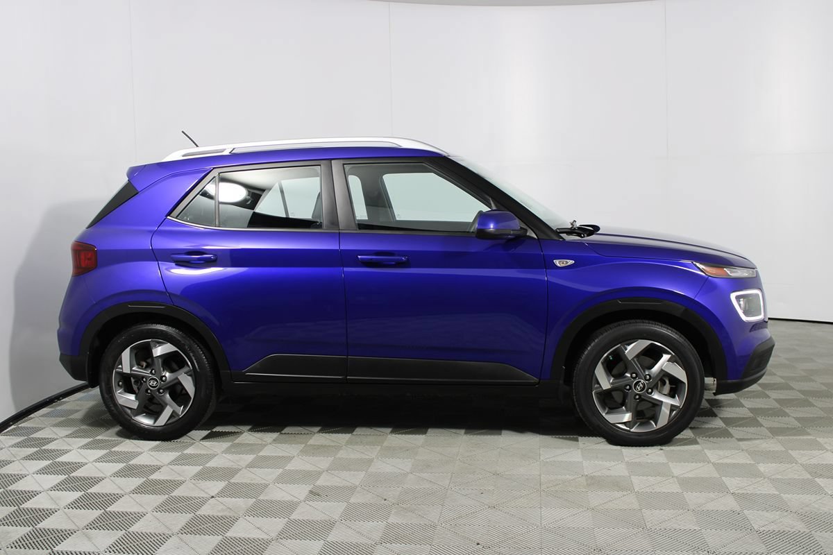 Used 2023 Hyundai Venue Limited FWD image 44