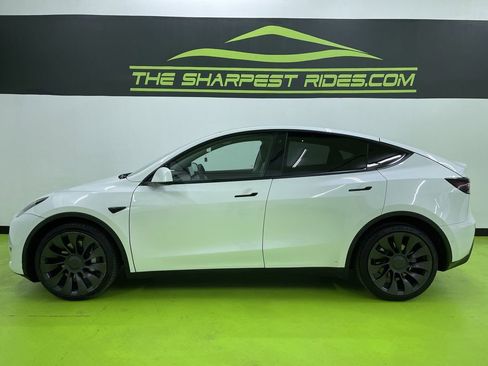 Used 2022 Tesla Model Y Long Range image 6
