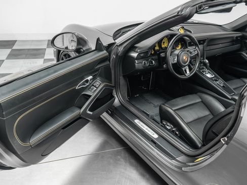 Used 2018 Porsche 911 Targa 4 GTS AWD/4WD image 23