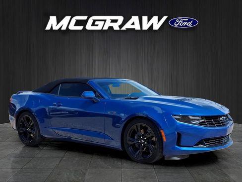 Used 2023 Chevrolet Camaro LT w/ Technology Package RWD image 3