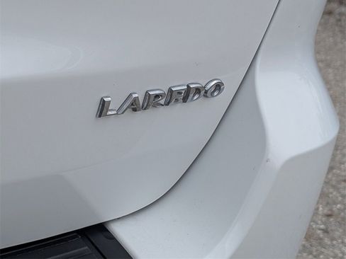 Used 2019 Jeep Grand Cherokee Laredo image 15