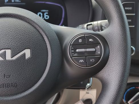 Used 2025 Kia Soul LX w/ LX Technology Package FWD image 28
