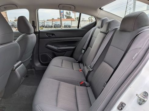 Used 2025 Nissan Altima 2.5 SV FWD image 27