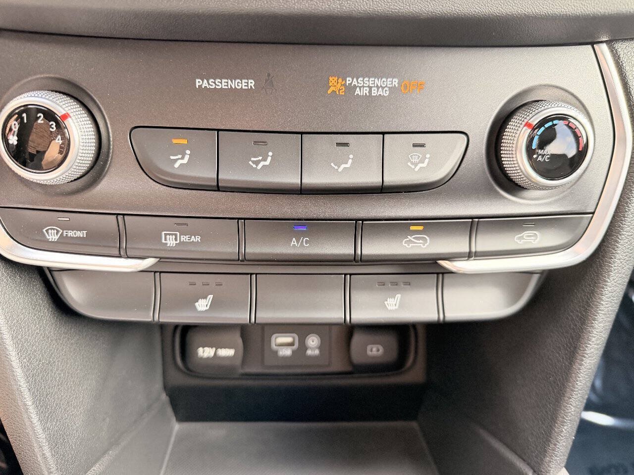 Used 2019 Hyundai Santa Fe SEL FWD image 27