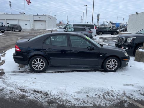Used 2004 Saab 9-3 Arc image 2