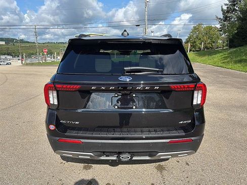 New 2026 Ford Explorer Active w/ Active Comfort Package AWD/4WD image 3