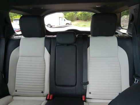 Used 2024 Land Rover Discovery Sport Dynamic SE AWD/4WD image 21