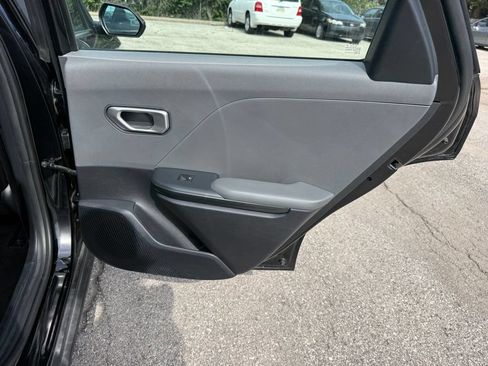 Used 2025 Kia K4 FWD image 32