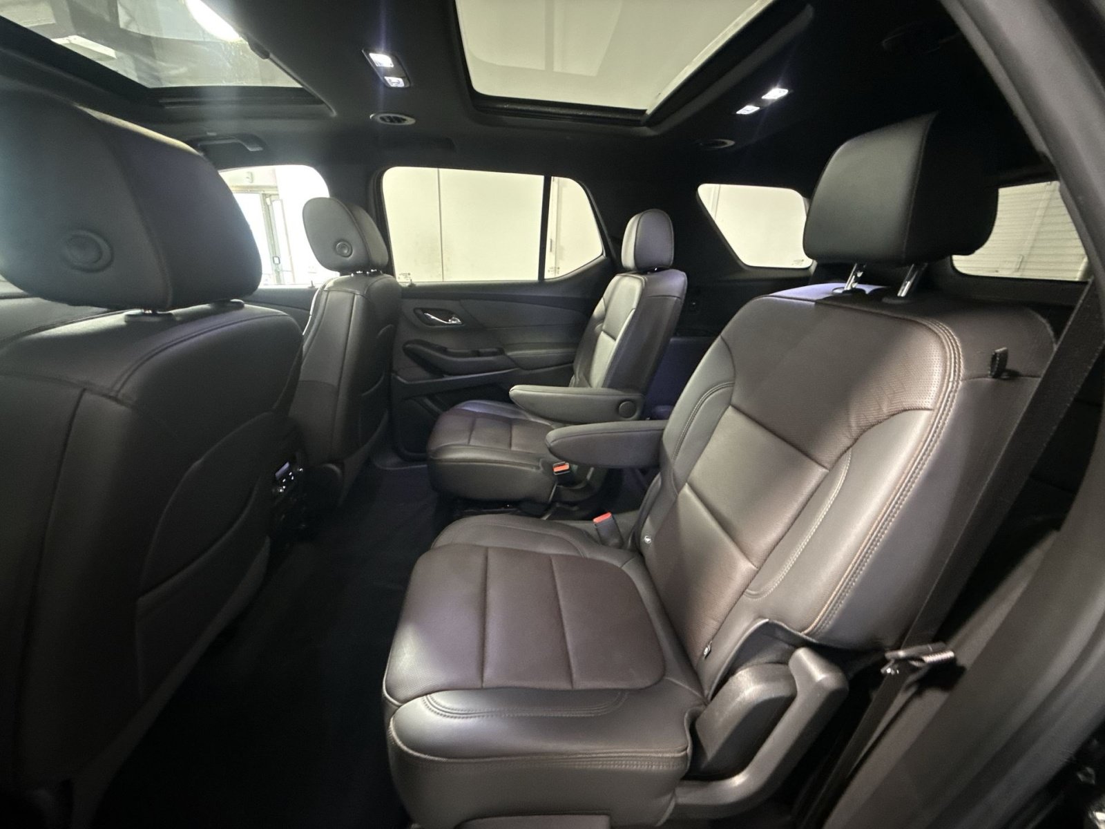 Used 2023 Chevrolet Traverse High Country AWD/4WD image 26
