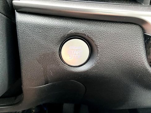 Used 2025 Kia Sorento S w/ Panoramic Sunroof Package image 32