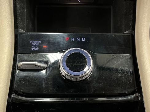 Used 2022 Jeep Grand Cherokee Limited w/ Luxury Tech Group II image 22