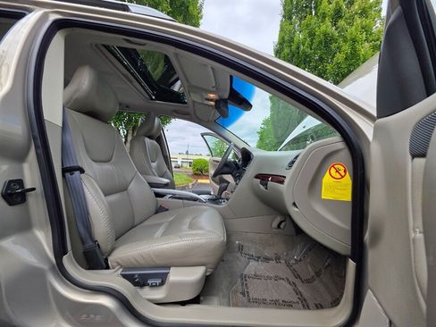 Used 2003 Volvo V70 AWD/4WD image 14