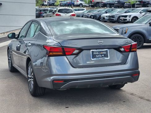 Used 2024 Nissan Altima 2.5 SV FWD image 7