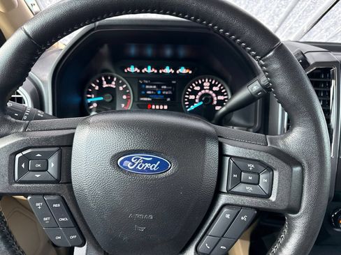 Used 2020 Ford F150 XLT w/ Equipment Group 302A Luxury RWD image 9