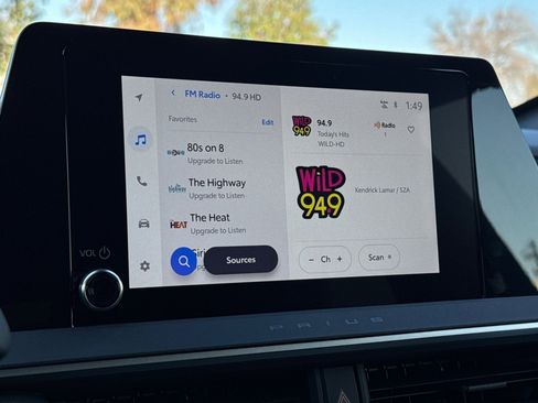 Certified 2025 Toyota Prius LE image 23