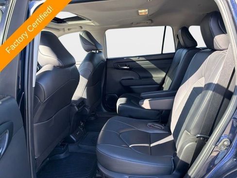 Used 2023 Toyota Highlander XLE image 19
