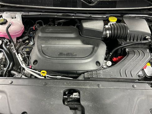 Used 2026 Chrysler Pacifica Select image 27