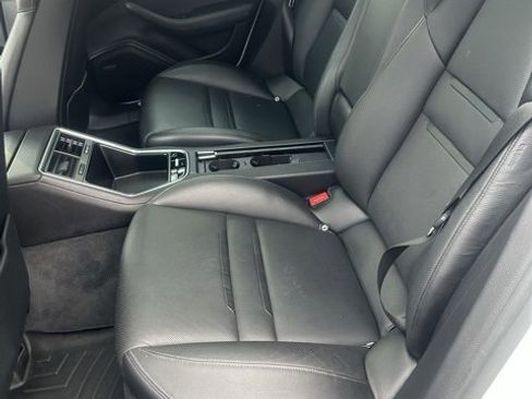 Used 2018 Porsche Panamera 4 image 21