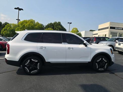 Certified 2023 Kia Telluride S w/ S Sunroof Package FWD image 2