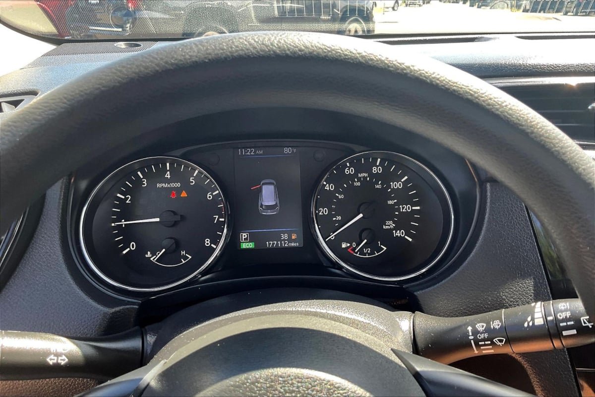 Used 2020 Nissan Rogue S FWD image 13