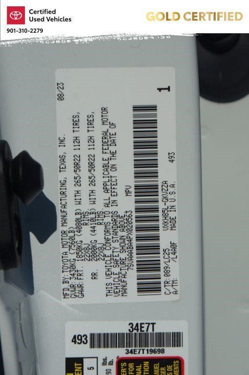 Used 2023 Toyota Sequoia Capstone AWD/4WD image 28