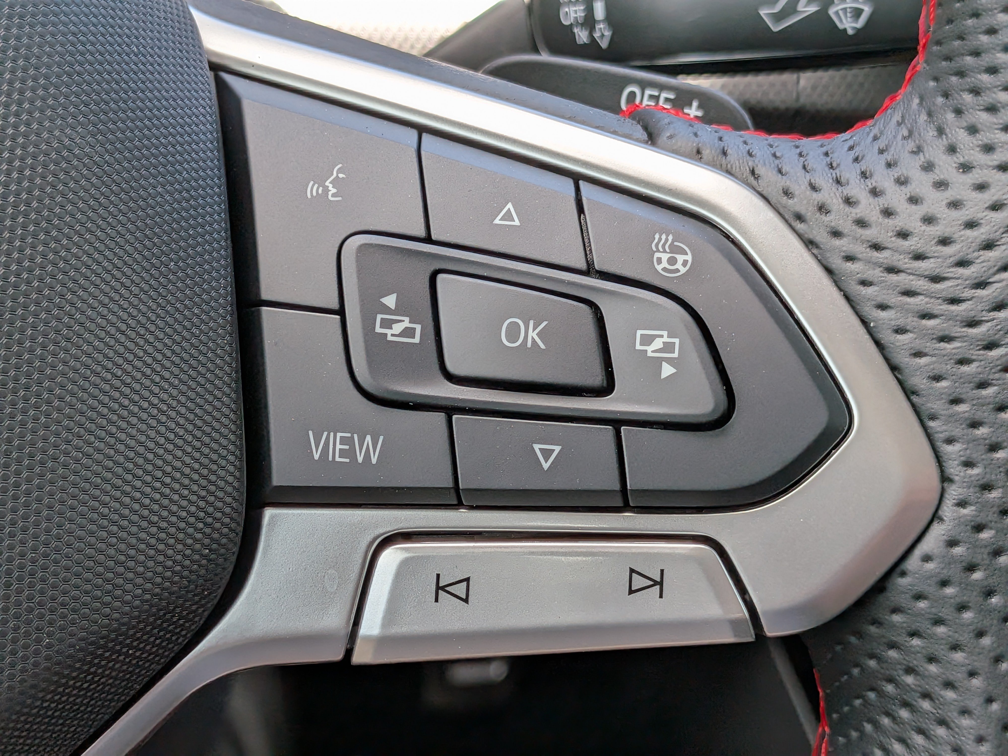 New 2026 Volkswagen GTI SE FWD image 27