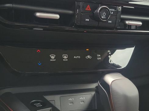 New 2026 Nissan Kicks SR FWD image 31
