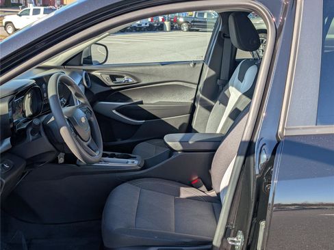 Used 2025 Chevrolet Trax LS image 13