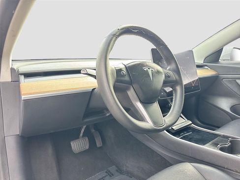 Used 2020 Tesla Model 3 RWD image 9