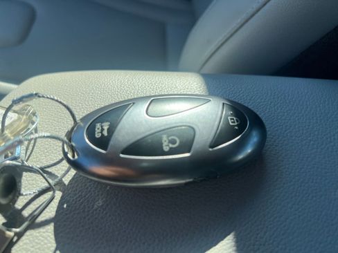 Used 2025 Hyundai Elantra Limited image 22