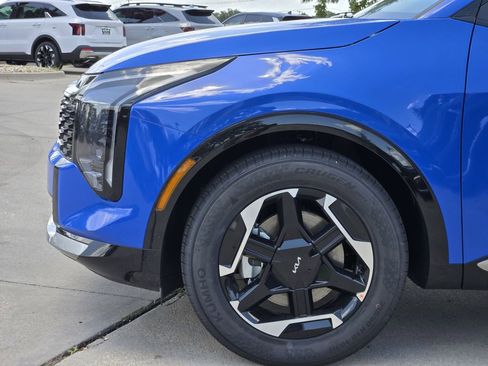 New 2026 Kia Sportage SX image 8