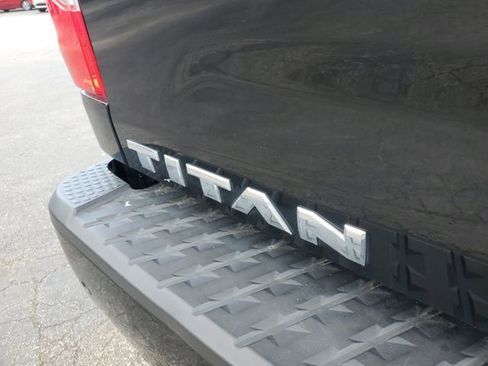 Used 2021 Nissan Titan SV w/ SV Convenience Package AWD/4WD image 7