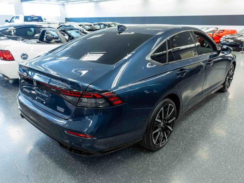 Used 2025 Honda Accord Touring image 6