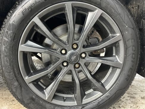 Used 2017 Ford Explorer XLT w/ XLT Technology Feature Bundle image 32