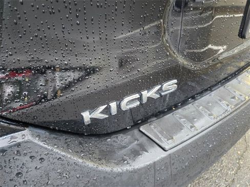 Used 2018 Nissan Kicks S w/ Exterior Package image 13