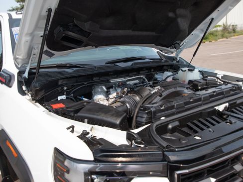 Used 2024 GMC Sierra 2500 AT4X AWD/4WD image 35