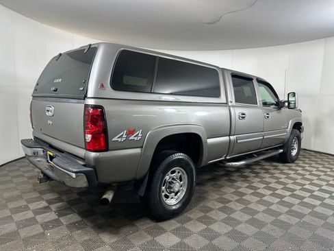 Used 2006 Chevrolet Silverado 2500 LT w/ Heavy-Duty Power Package image 3