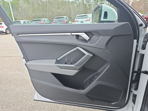 Certified 2025 Audi Q3 2.0T Premium w/ Convenience Package image 24